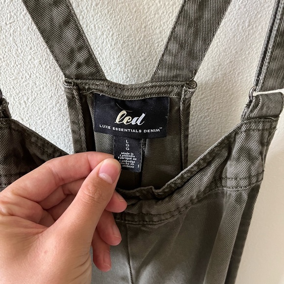 Jumper - Picture 2 of 2